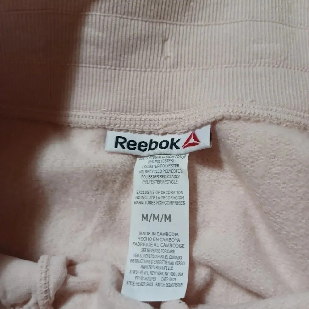 Reebok pink sweat shorts NWT - Picture 4 of 6